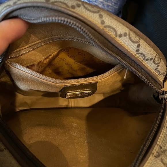 Vintage Gucci Canteen Crossbody - ➡️ main callout strap stays curled ⬅️ - Picture 11 of 14
